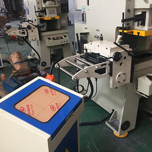 廠家產數控送料機 伺服送料機 機械放松送料器沖床送料機NC系列